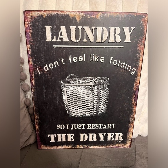 Pair of metal and wooden laundry room humour signs - Picture 4 of 4